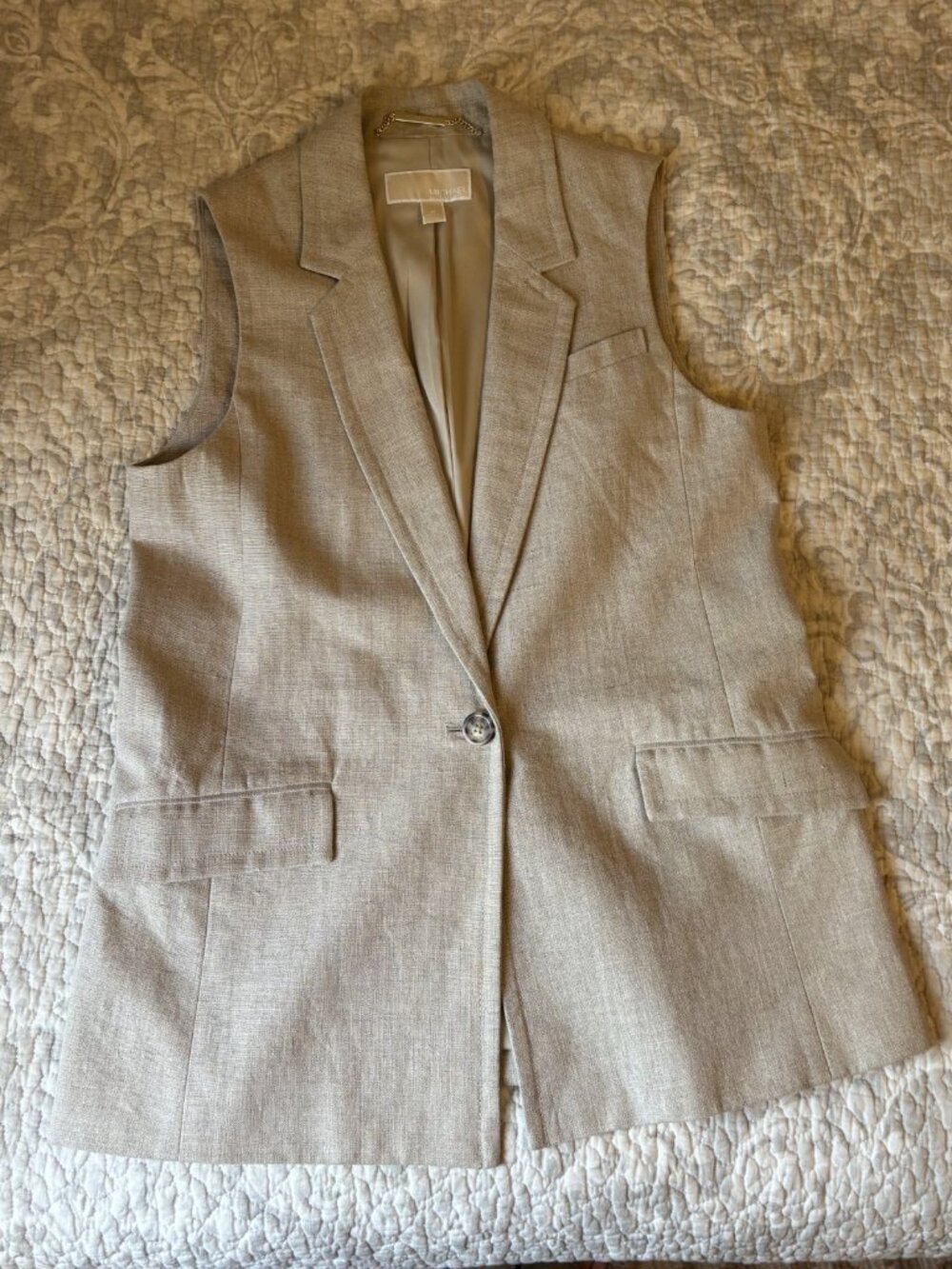 Michael Kors 100% Linen Vest & Pant Suit - Picture 3 of 12